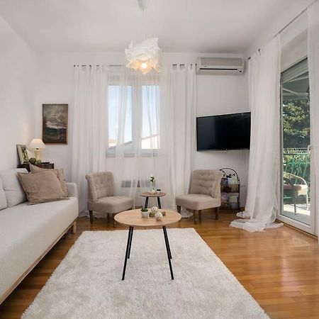 Duplex + Garage Apartment Rovinj Exterior photo